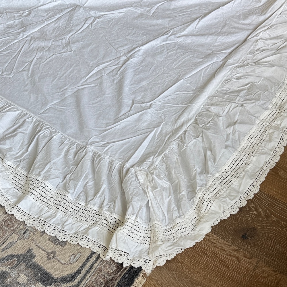 White Ruffled Bed Skirt